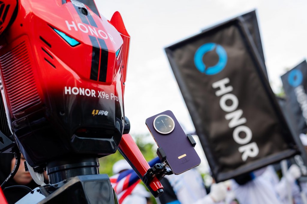 Image from: Bukan biasa-biasa! Robot Honor D-1 ‘belanja’ reka bentuk X9e Pro akan datang