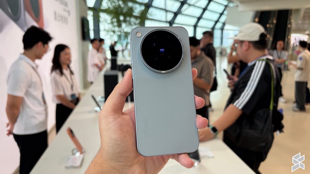 Image from: Siri Vivo X500 rasmi diumumkan, berkuasa Dimensity 9600 Pro, skrin 144Hz, telefoto ZEISS 200MP