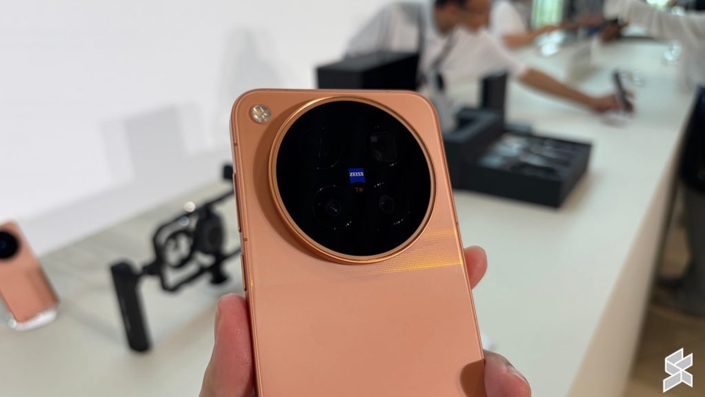 Image from: Siri Vivo X500 rasmi diumumkan, berkuasa Dimensity 9600 Pro, skrin 144Hz, telefoto ZEISS 200MP