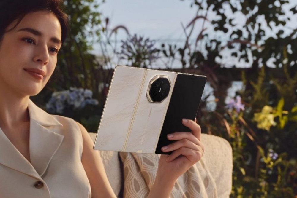 Image from: Huawei Mate XT 2: Telefon trilipat 10.2″ dengan ciri Skrin Privasi, cip Kirin 9050 Pro
