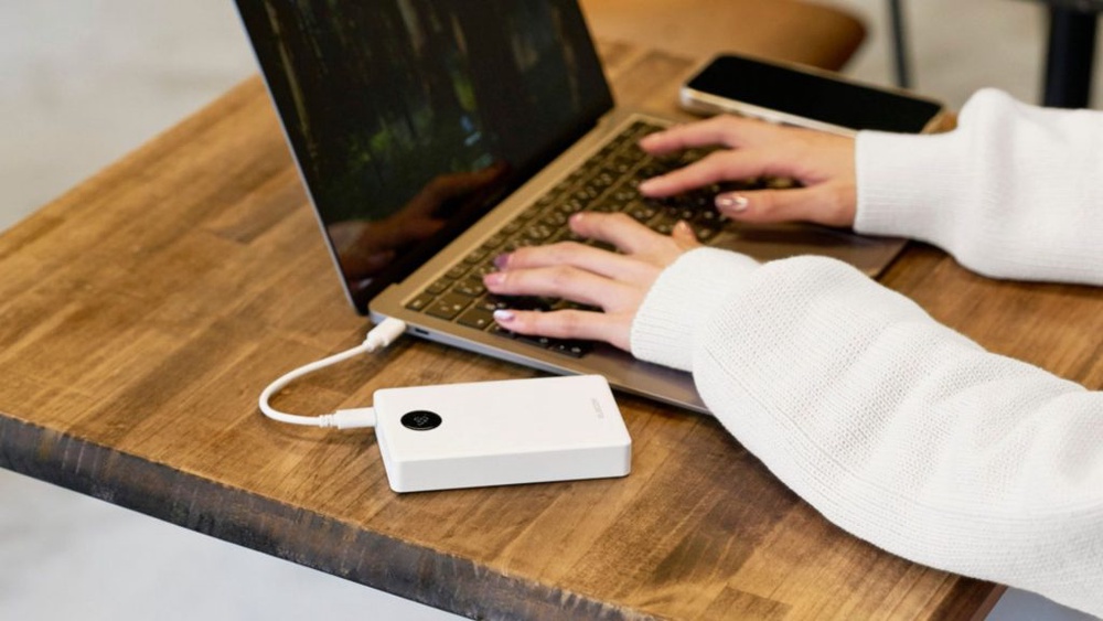 Image from: Selamat & tahan lama: ELECOM lancar powerbank Semi-Pepejal harga pada RM199