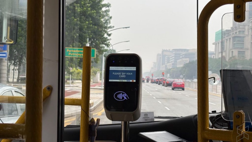 Image from: Bas elektrik berautonomi Putrajaya kini rasmi beroperasi waktu hari bekerja!