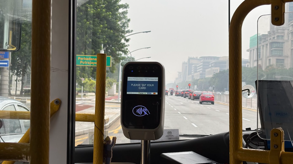 Image from: Bas elektrik berautonomi Putrajaya kini rasmi beroperasi waktu hari bekerja!