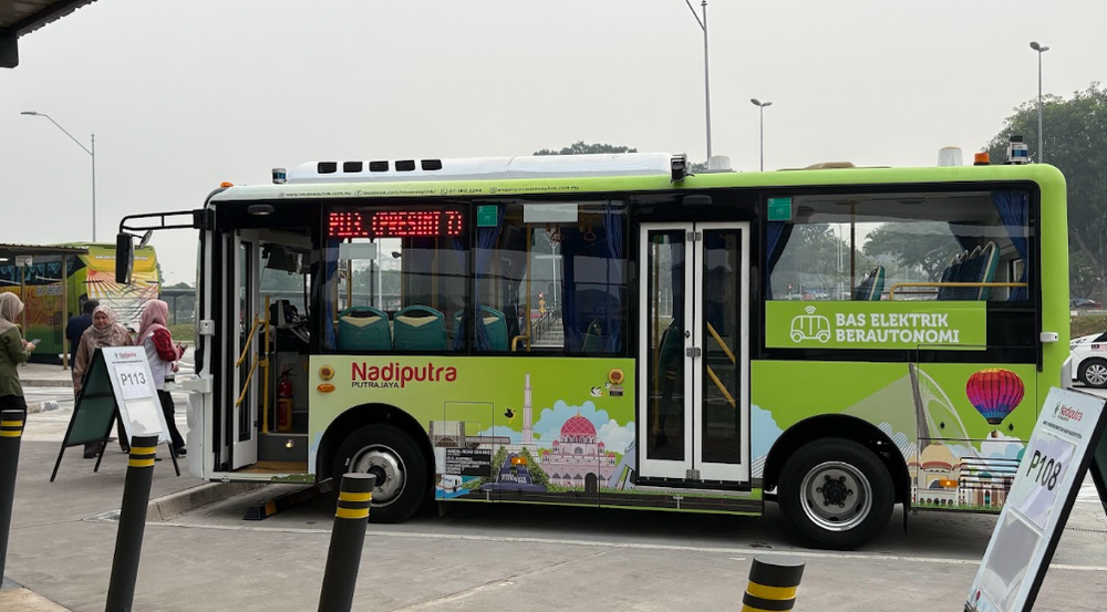 Image from: Bas elektrik berautonomi Putrajaya kini rasmi beroperasi waktu hari bekerja!