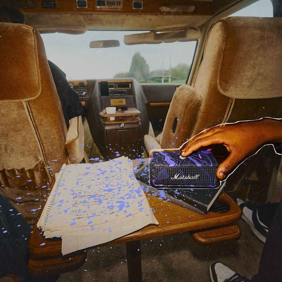 Image from: Legasi 60 tahun Marshall x Jimi Hendrix: Fon kepala Major V, pembesar suara Emberton lll & Action lll dengan corak kosmik