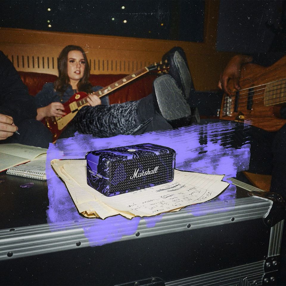 Image from: Legasi 60 tahun Marshall x Jimi Hendrix: Fon kepala Major V, pembesar suara Emberton lll & Action lll dengan corak kosmik