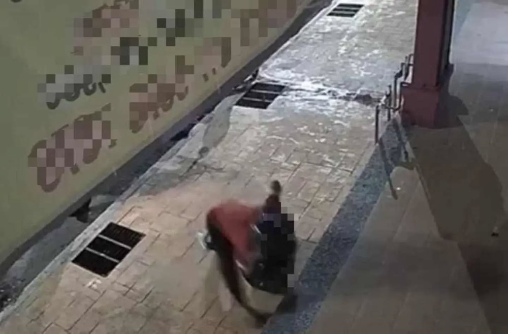 Image from: Tular Kes Dibelasah, Dilanggar Suami… Netizen Dakwa Isteri Masih Setia?