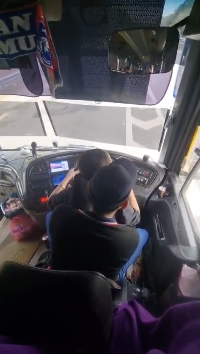 Image from: Pemandu Bas Rupanya Suami Orang, Wanita Di Atas Riba Dipercayai Kenalan