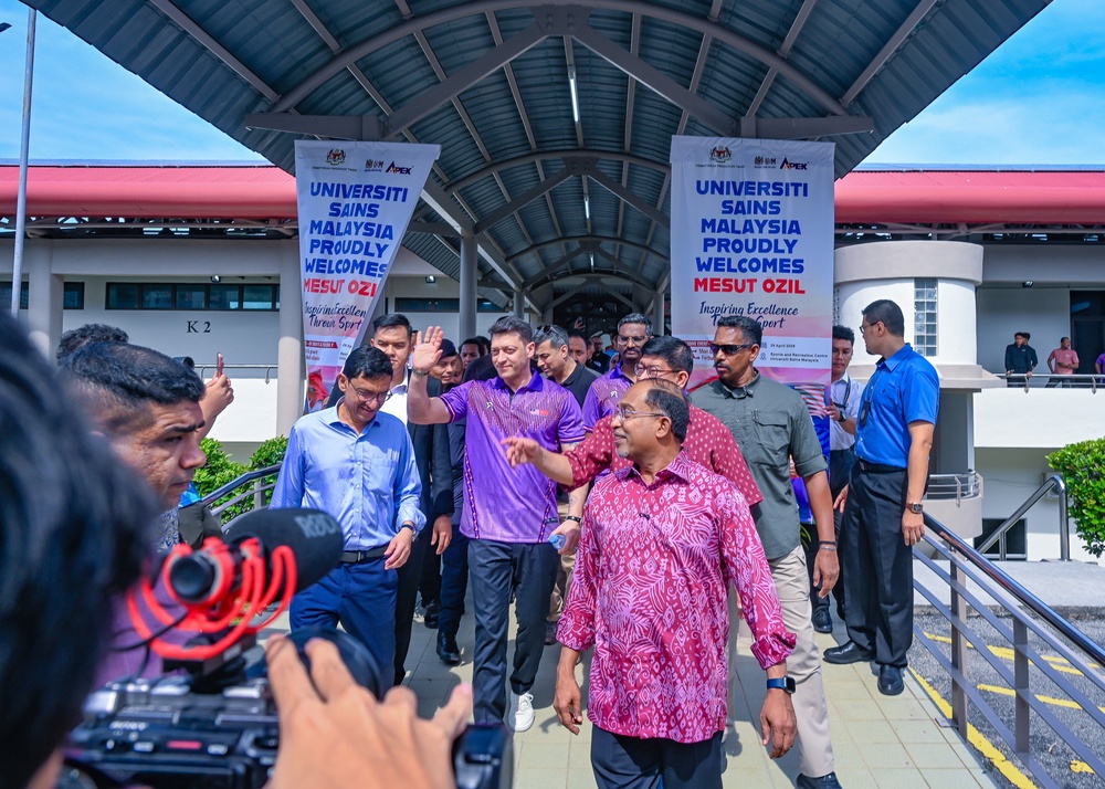 Image from: Mesut Ozil Gegar USM! Suka Makanan Pedas & Berkuah, Idam Buka Akademi Bola Sepak