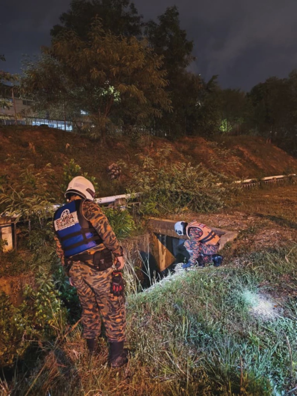 Image from: Terjatuh Dalam Longkang Masa Hujan Lebat, Kanak-Kanak Dikhuatiri Lemas