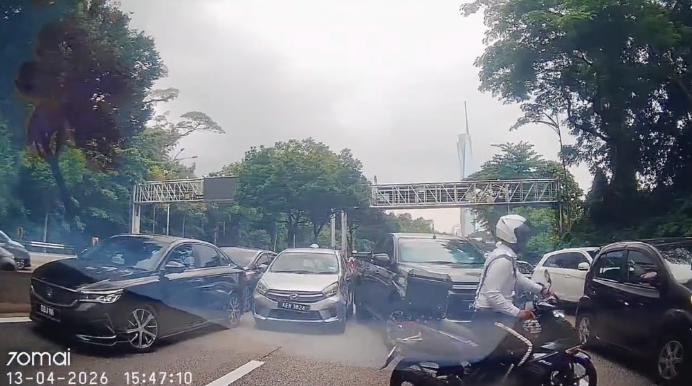 Image from: Inspektor Rempuh Anggota Polis Trafik Diperintah Jalani Pemeriksaan Mental
