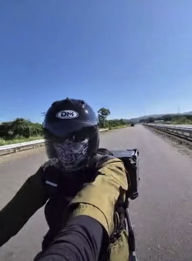 Image from: Setiap Minggu Ulang-Alik 700KM Demi Keluarga, Pengorbanan ‘Rider’ Berakhir Tragedi