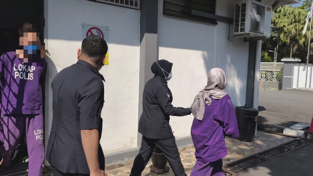 Image from: Aksi Riba: Pemandu Bas, Teman Wanita Direman Empat Hari
