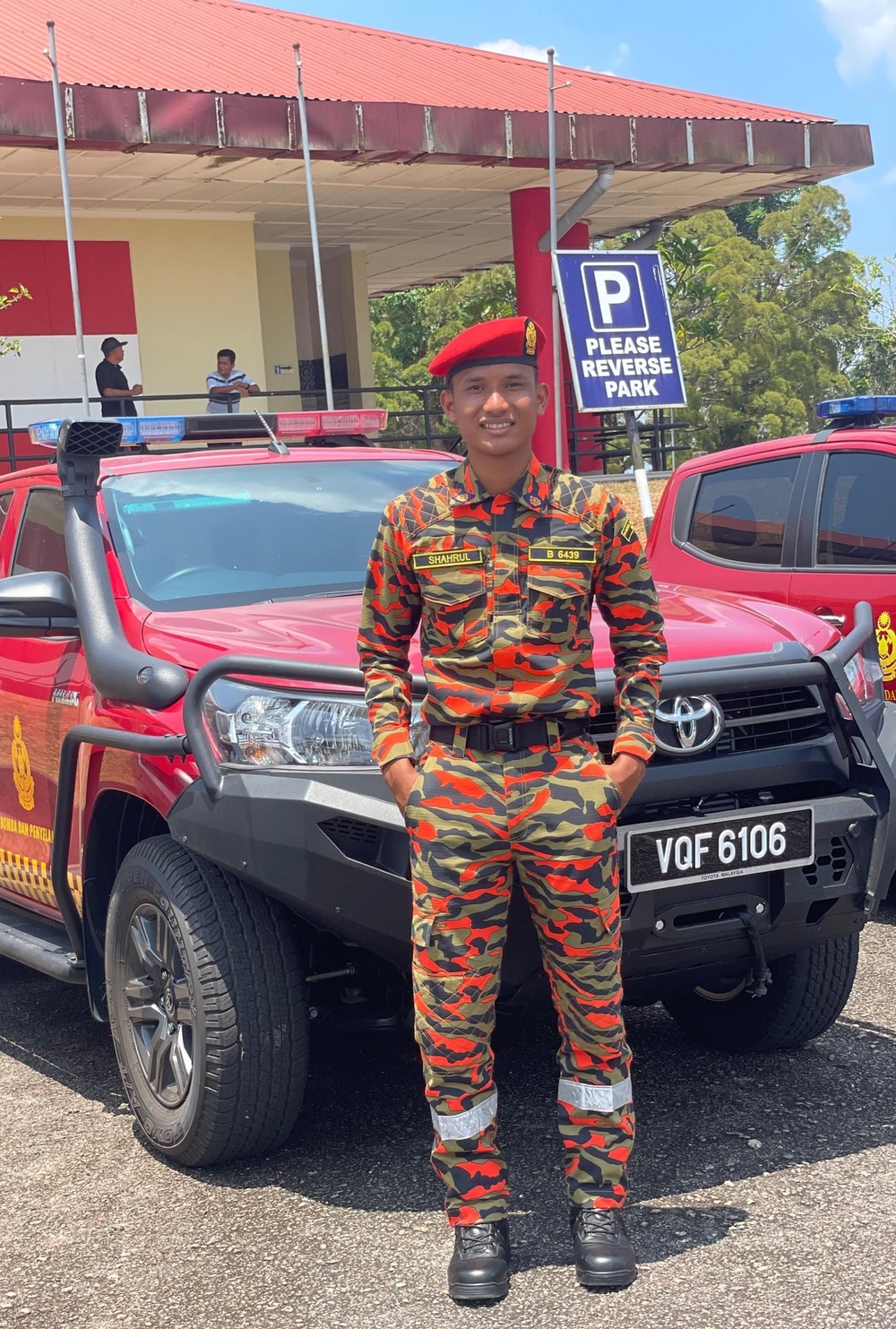Image from: Ziarah Cikgu Ubah Nasib Pelajar, Kini Sarung Uniform Bomba