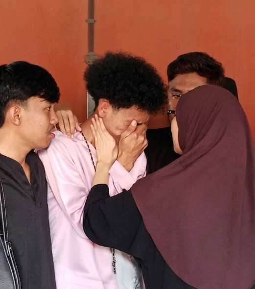 Image from: Suami ‘Menyusul’ Selepas Beberapa Jam Isteri, Anak Dikebumikan