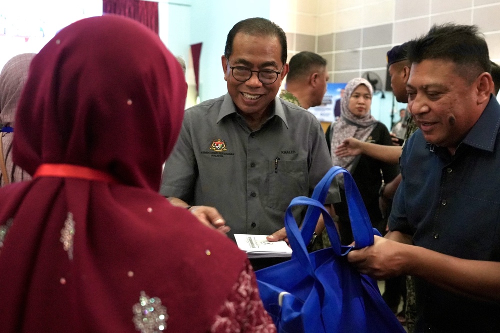 Image from: ATM Bersama Rakyat, Jiwa Murni MADANI KEMENTAH Perkukuh Semangat Kebersamaan