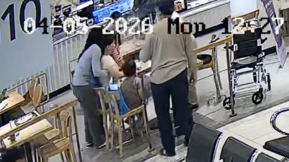Image from: Nyawa Diutamakan! Jururawat ‘Off Duty’ Pantas Bertindak Selamatkan Wanita Tercekik Makanan
