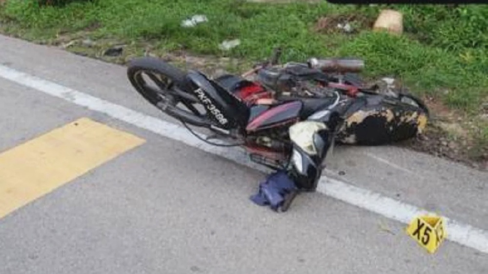 Image from: Dirempuh Kereta! Wanita Maut, Suami Parah Selepas Balik Solat Sunat Aidiadha