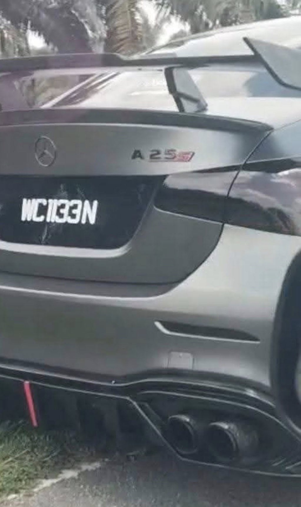 Image from: Dua Kereta Mewah Pandu Laju, Melulu Punca Nahas Simpang Renggam