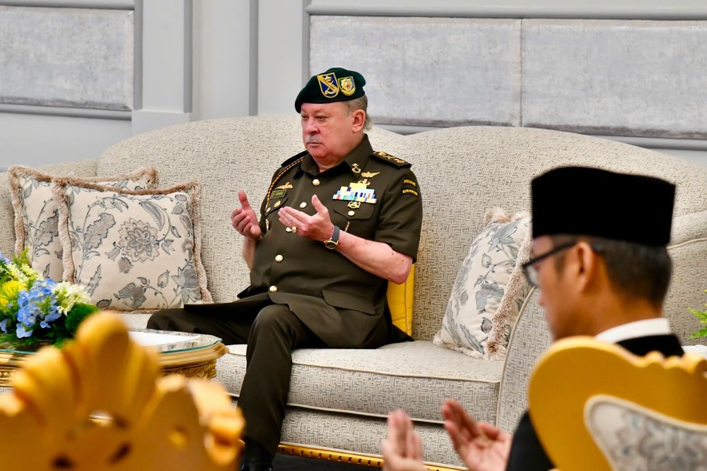 Image from: Agong Kurnia Sumbangan RM500,000 Bantu Ringankan Beban Mangsa Kebakaran Sabah