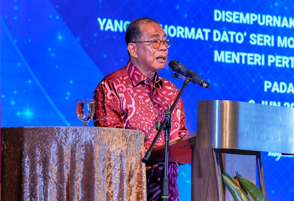 Image from: Kementerian Pertahanan Raikan Kecemerlangan Anak Warga Pertahanan, 605 Pelajar Terima Manfaat AKP 2026