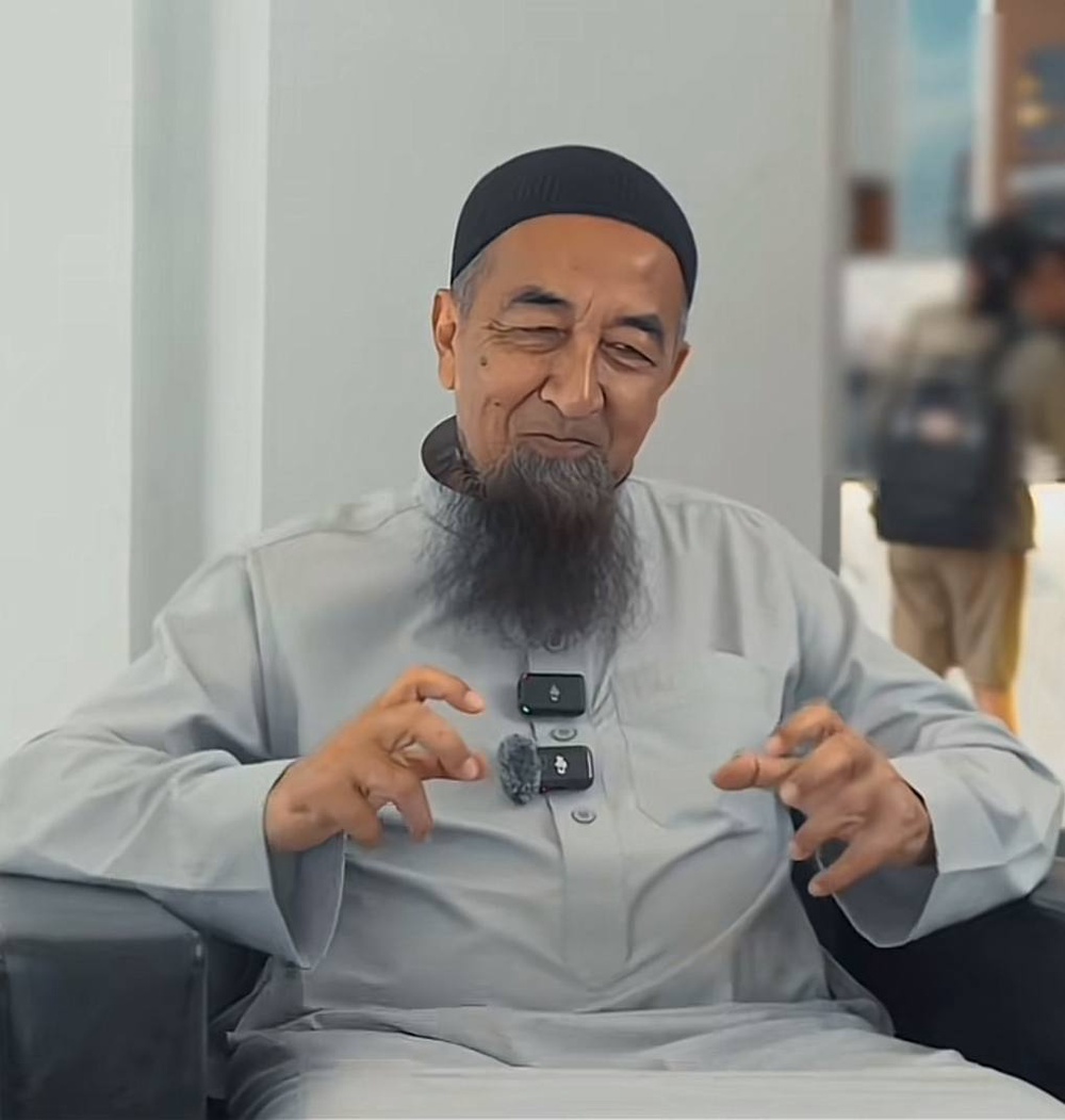 Image from: Dahulukan Makan Tumbuhan Jika Sesat, Khinzir Tetap Tak Boleh -Ustaz Azhar Idrus