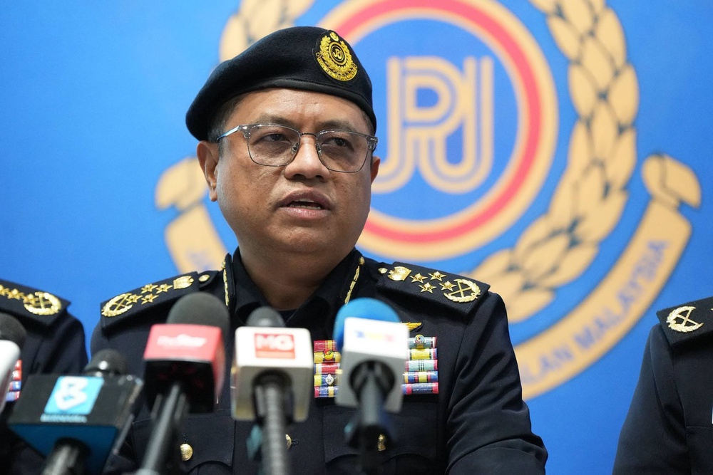 Image from: ‘Ulat’ KLIA Tumpas! JPJ Perkukuh Penguatkuasaan, 54 Kenderaan Termasuk Dikendali Warga Asing Disita