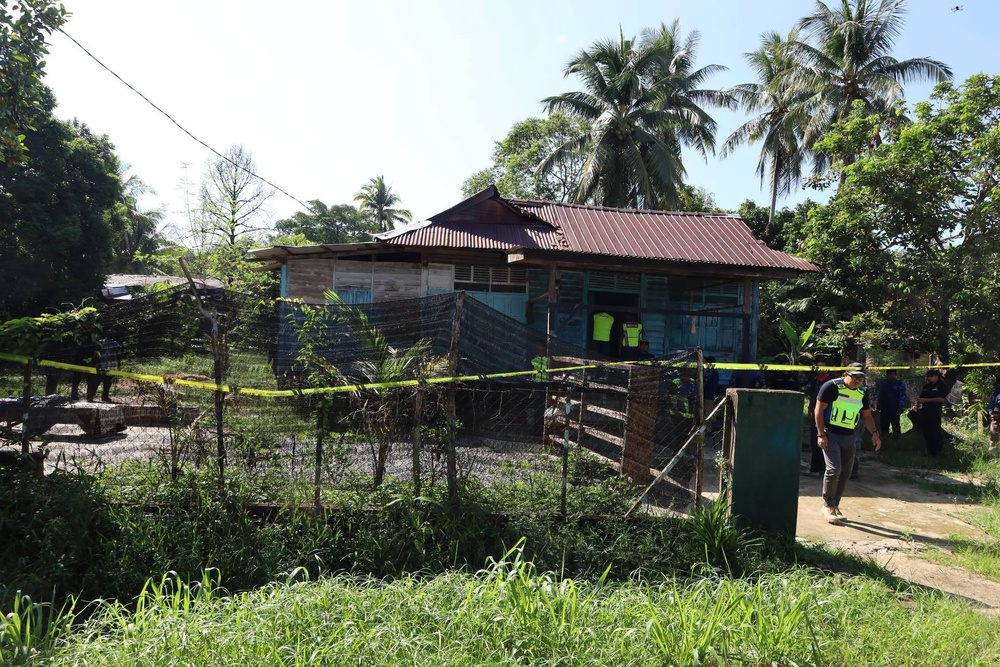 Image from: Kelantan Roboh Penempatan Haram Didiami Etnik Rohingya Di Tanah Kerajaan