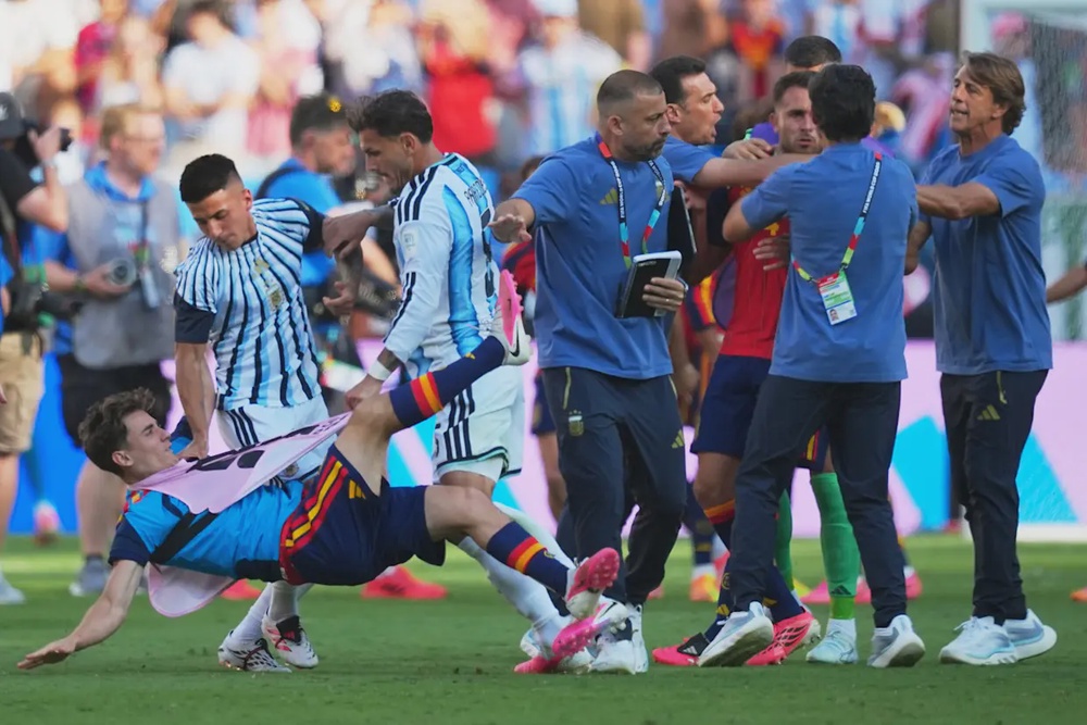 Image from: Final Piala Dunia 2026: Tolak Gavi, Paredes Mohon Maaf Akui Gagal Kawal Emosi -“Hormat Lawan Anda”