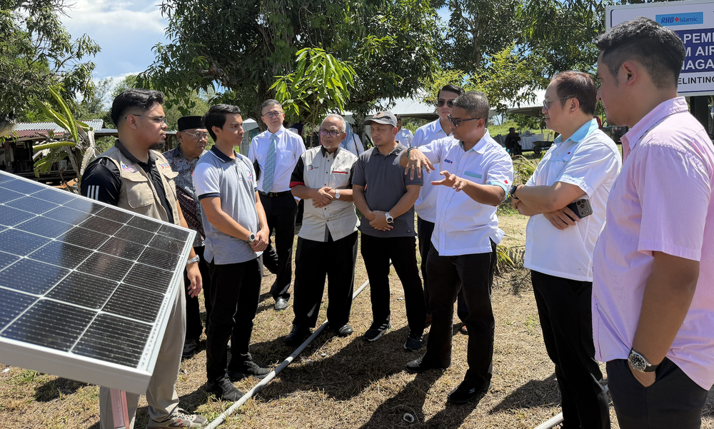 Image from: RHB Islamic, Yayasan Ikhlas Perluas Akses Air Bersih & Tenaga Solar Di Kampung Telinting