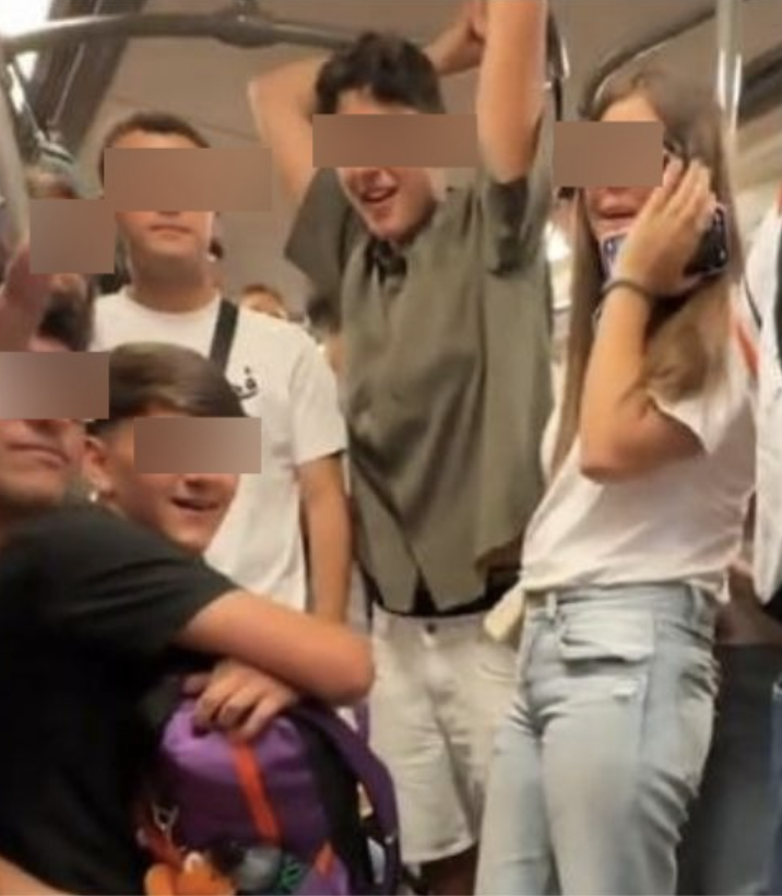 Image from: Remaja Dikecam Biadab, Ganggu Ketenteraman Dalam BTS! Kedutaan Itali Mohon Maaf Kepada Rakyat Thailand