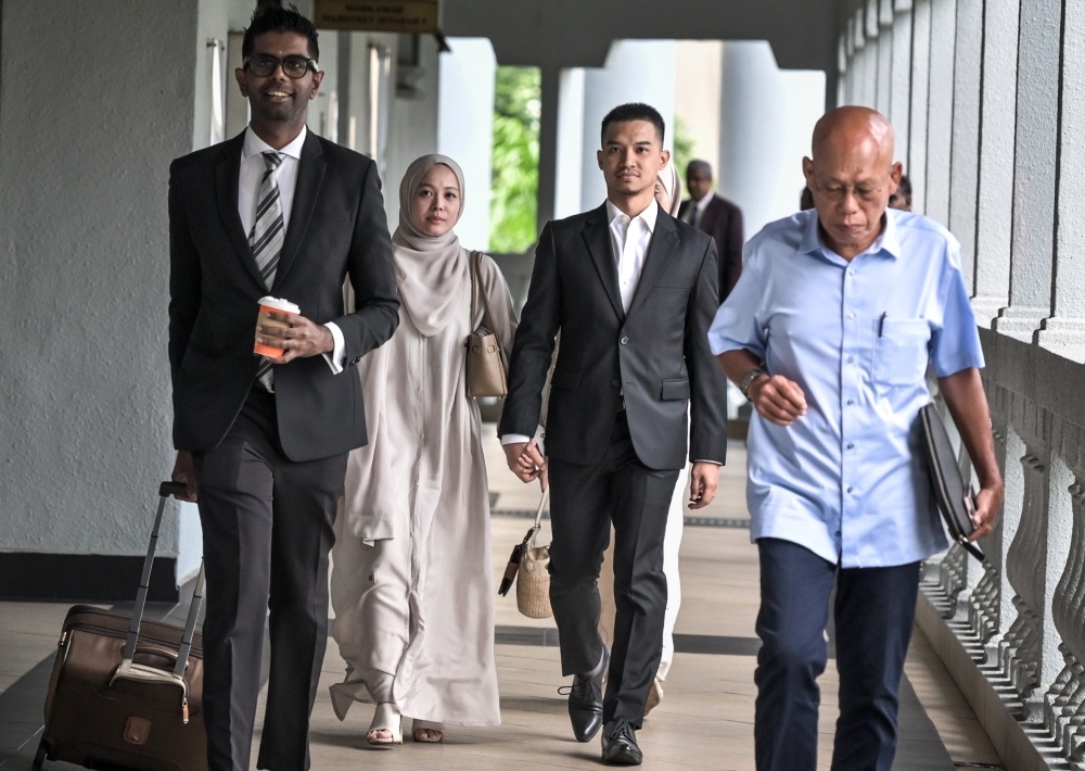 Image from: RM8 Juta Daripada FashionValet Masuk Akaun 30 Maple – Saksi Kes Vivy Yusof