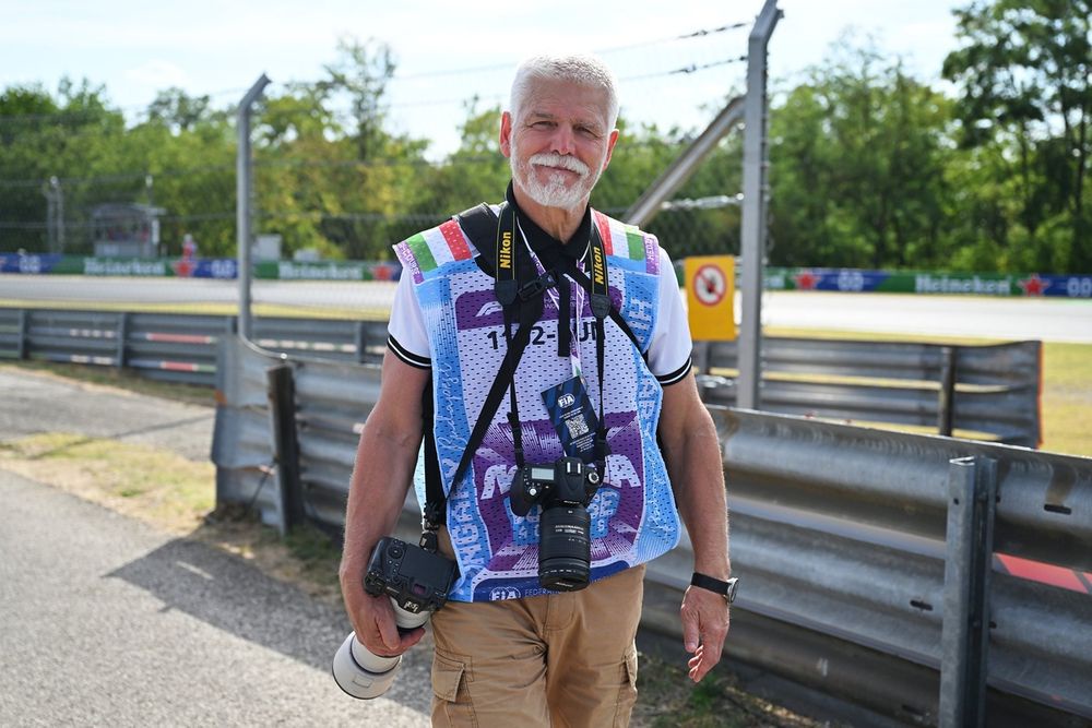 Image from: Hungarian GP: Bukan Di Paddock! Presiden Czech Jadi Jurugambar F1 Demi Minat Fotografi Sukan Permotoran