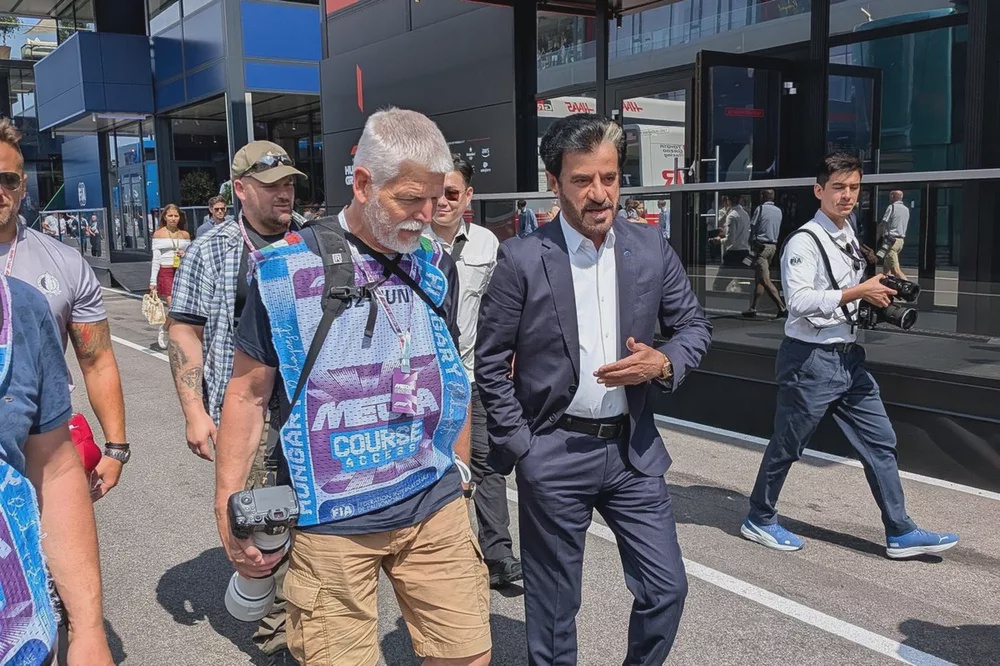 Image from: Hungarian GP: Bukan Di Paddock! Presiden Czech Jadi Jurugambar F1 Demi Minat Fotografi Sukan Permotoran