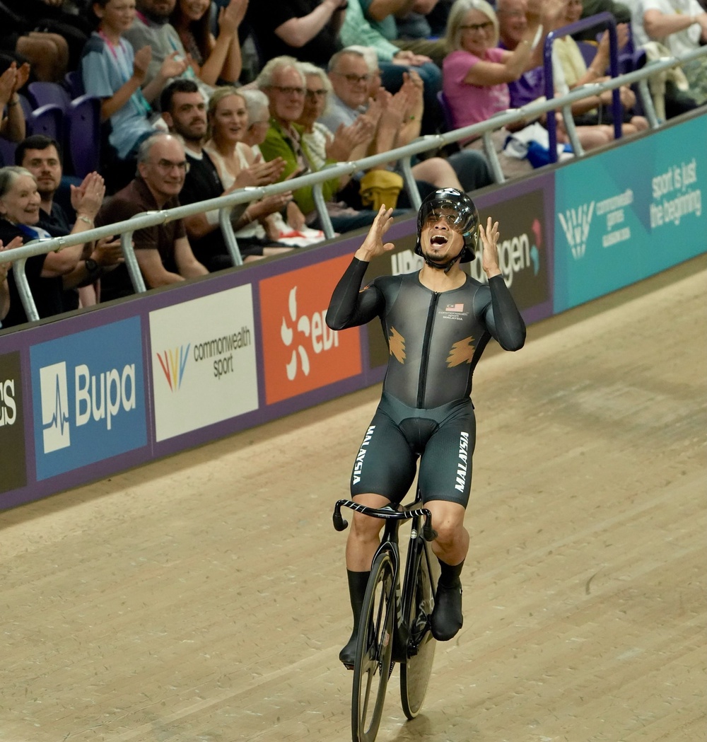 Image from: Glasgow 2026: 16 Tahun Menanti, Azizulhasni Awang Akhirnya Sambar Emas Keirin