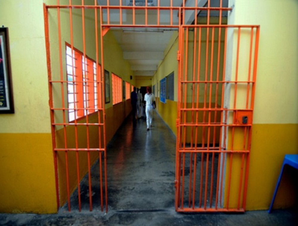 Image from: Ibu Bapa Terima Pampasan RM490,000 Selepas Anak Maut Semasa Dalam Tahanan Reman Akibat Kecuaian