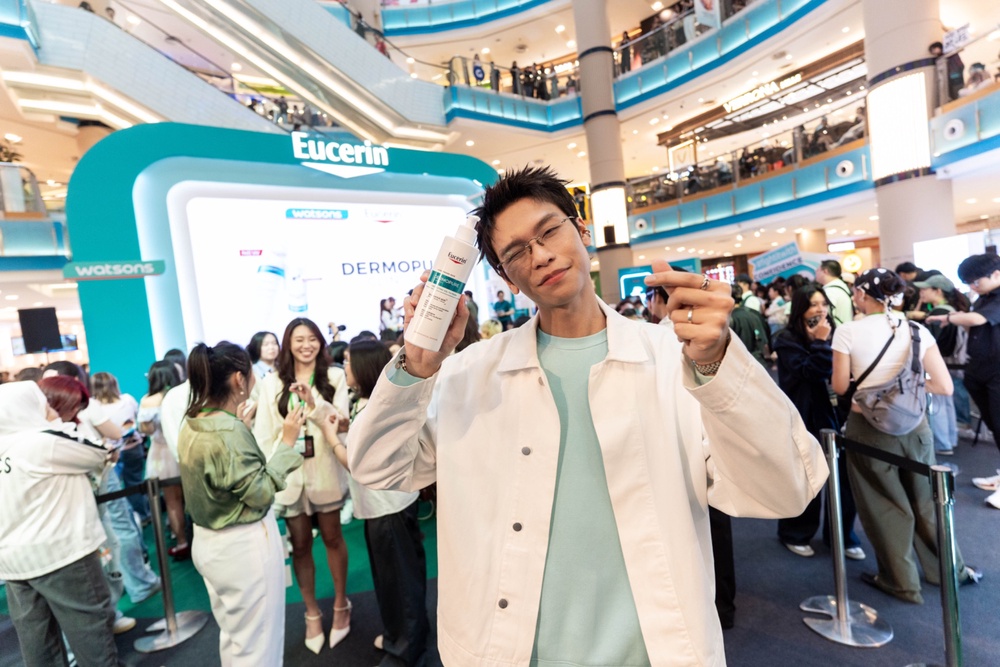 Image from: Penangan Love Pattranite Buat Sunway Pyramid “Shut Down” Seketika. Peminat Serbu Acara Eucerin Dermopure Clinical