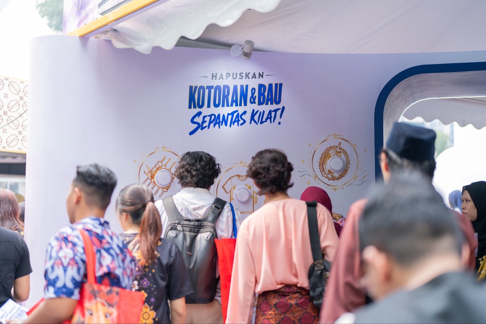 Image from: Bye-Bye Ketibas! Deodoran NIVEA Black & White Terbaru Bawa Keharuman Tanpa Kesan ke Keretapi Sarong 2026