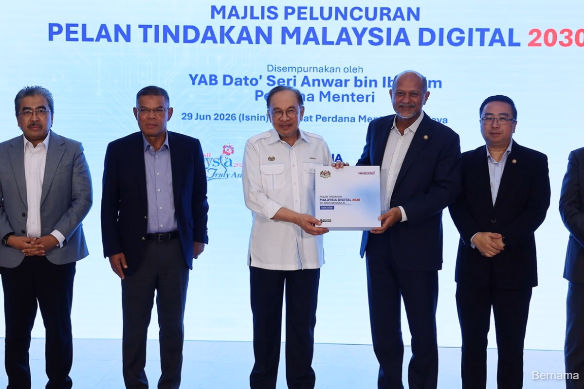 PM Anwar Ibrahim launching the Malaysia Digital 2030 action plan