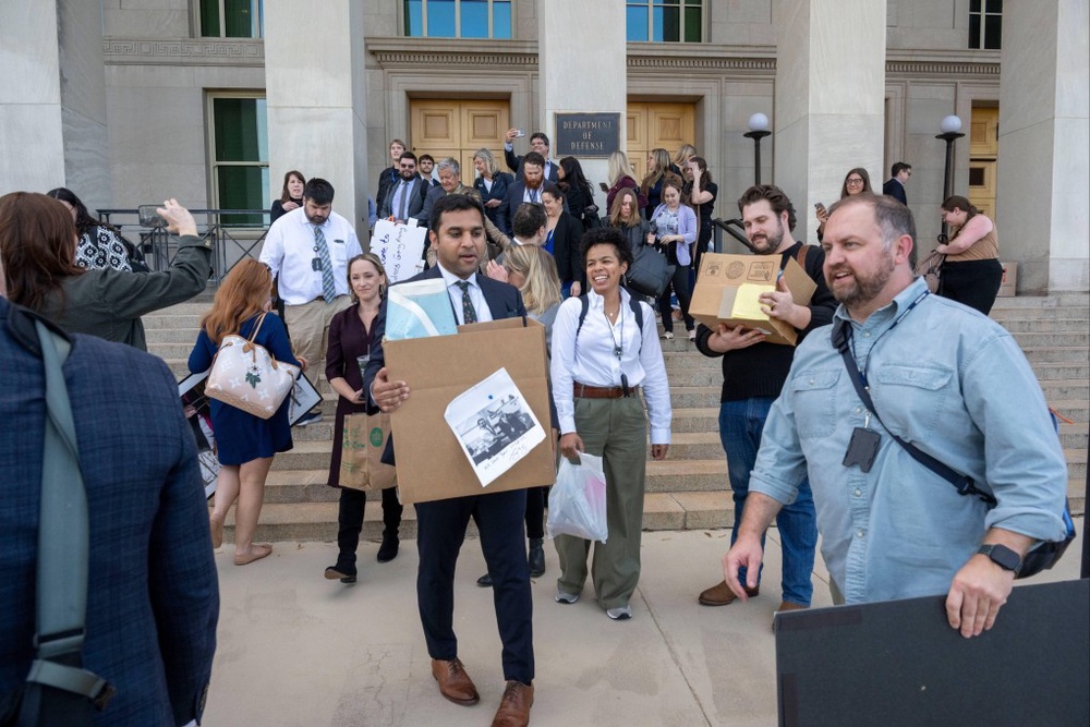 Major US news outlets vacate offices at Pentagon over new reporting ...