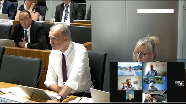 Image from: Nigel Farage latest: Millionaire Labour donor offers to bankroll Count Binface’s Clacton by-election bid