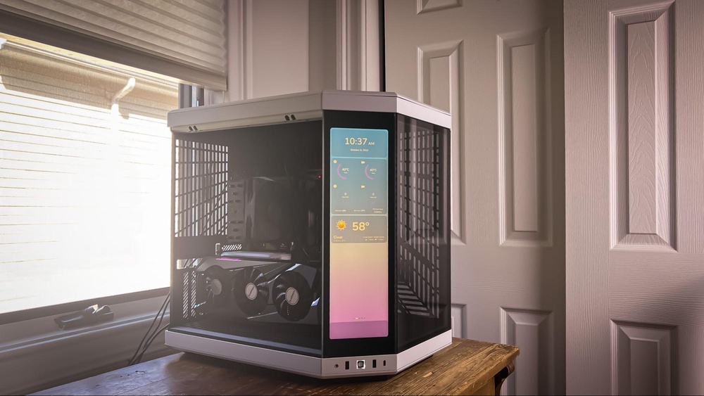 Hyte Y70 Touch Review: World’s First ‘4K’ PC Case?