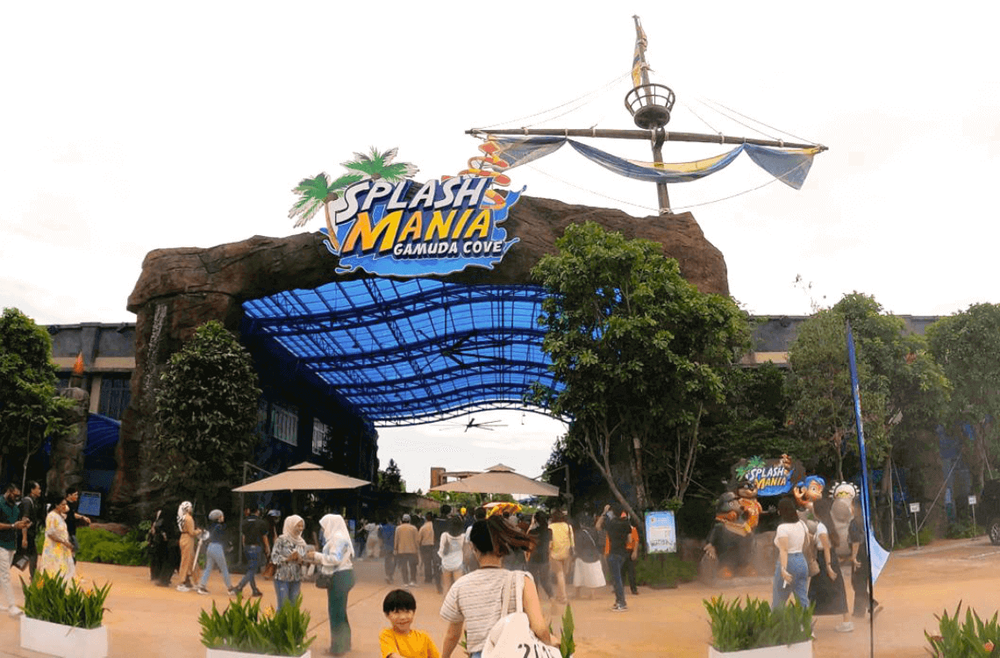 SplashMania Waterpark in Gamuda Cove Opens