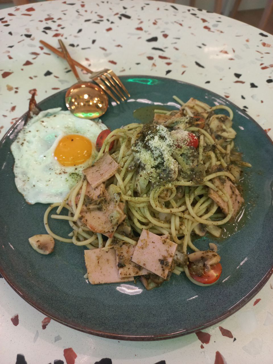 Image from: Algae in my spaghetti? Unique cafe menu features algae in every dish! #JalanJalanMakan