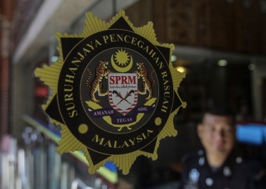 MACC Midnight Raid Unveils Scandal: Tan Sri's Turbulent Trail in the