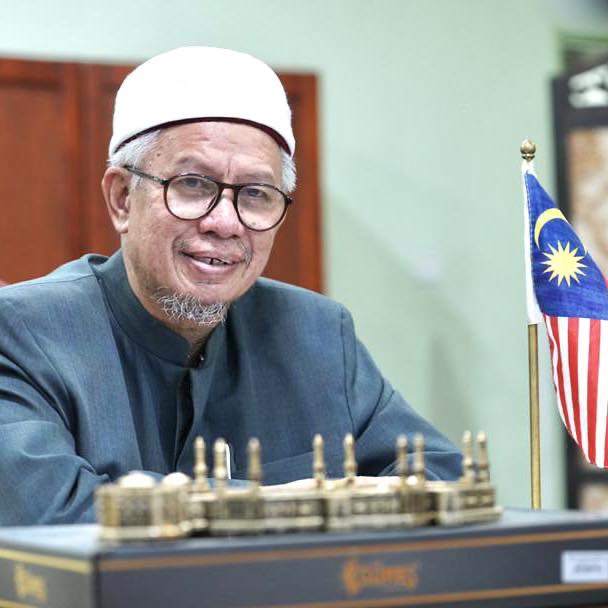 Image from: Ex-Religious Affairs Minister: Haram for Muslims to join 'Secret Santa', even if intention is merely to give presents 