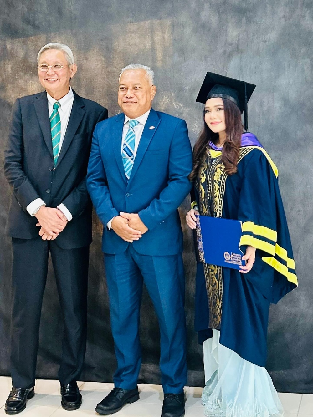 Image from: Pemilik Saphire Screen terima Sarjana Pengajian Persembahan Melalui APEL-Q di UPSI