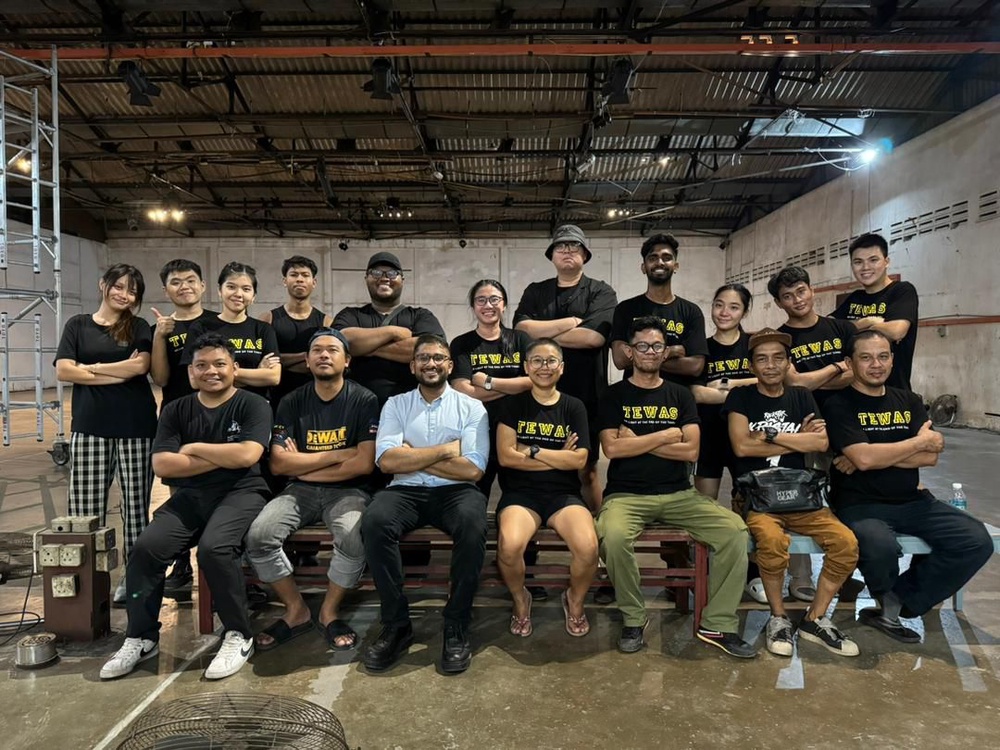 Image from: Review | Tewas: No Light at the End of the Tunnel [Theatre]