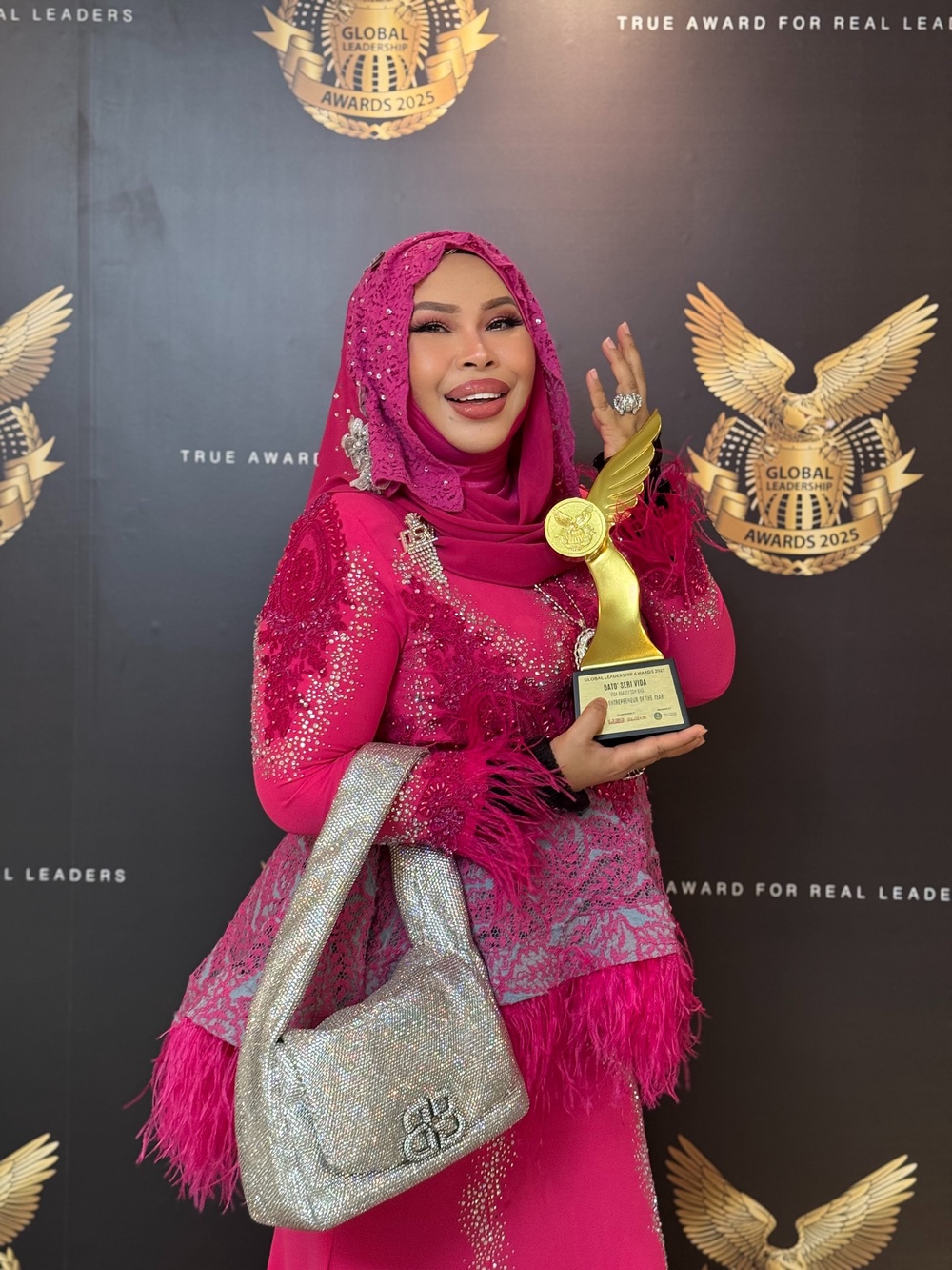 Image from: The Cracked Glimpse of Gold: Dato' Vida's Latest Scandal and the Shadow of the Auction