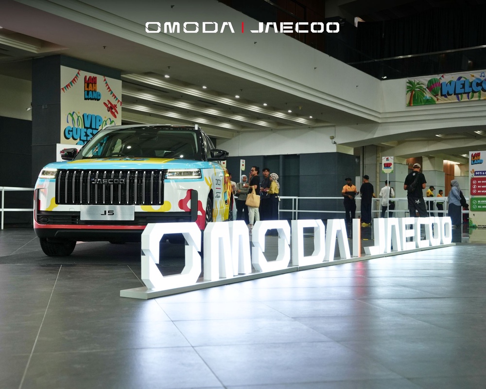 Image from: OMODA | JAECOO Malaysia Features J5 and J7 PHEV ‘Art Cars’ at LAHLAHLAND 2025